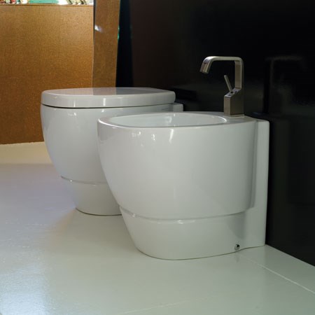 Vaso e bidet a terra Tratto